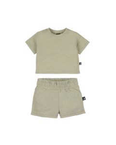 Outfit olijfgroen with visible stitches