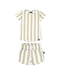 Outfit vertical stripes groen