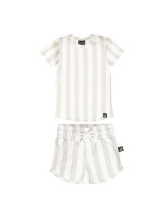 Outfit vertical stripes sand