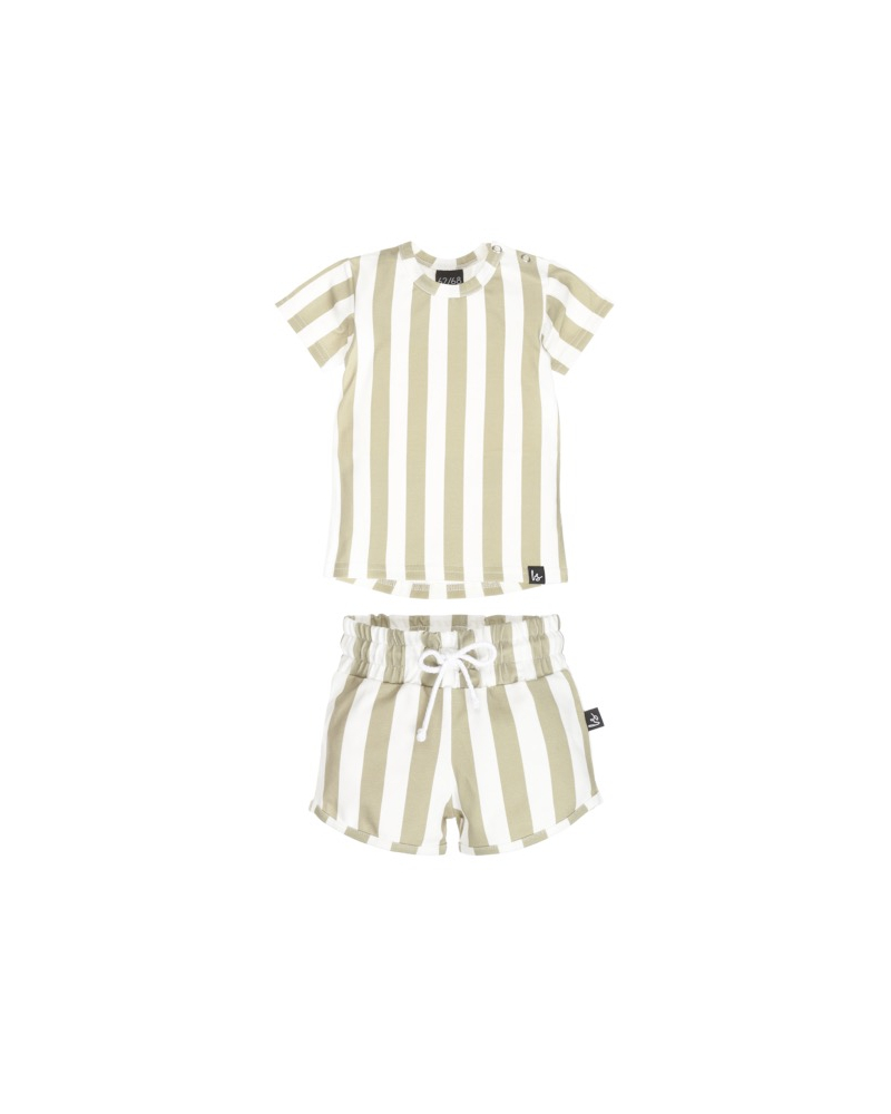 Outfit vertical stripes groen