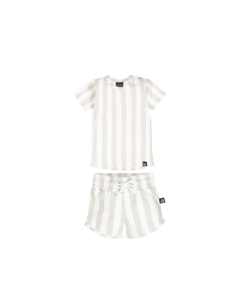 Outfit vertical stripes sand